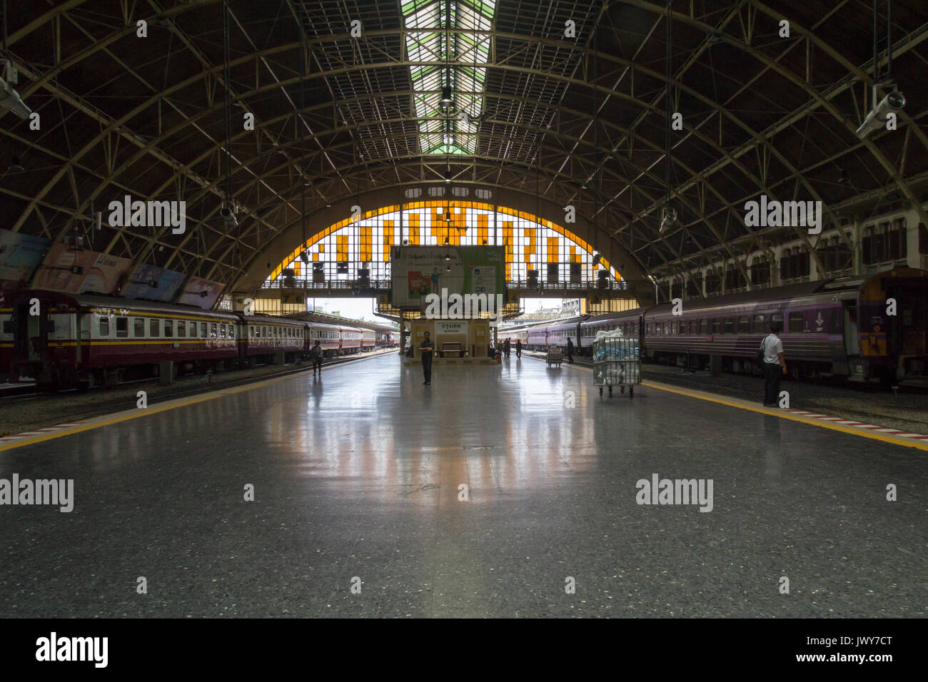 Platform, Hua Lamphong railway station, Bangkok, Thailand Stock Photo