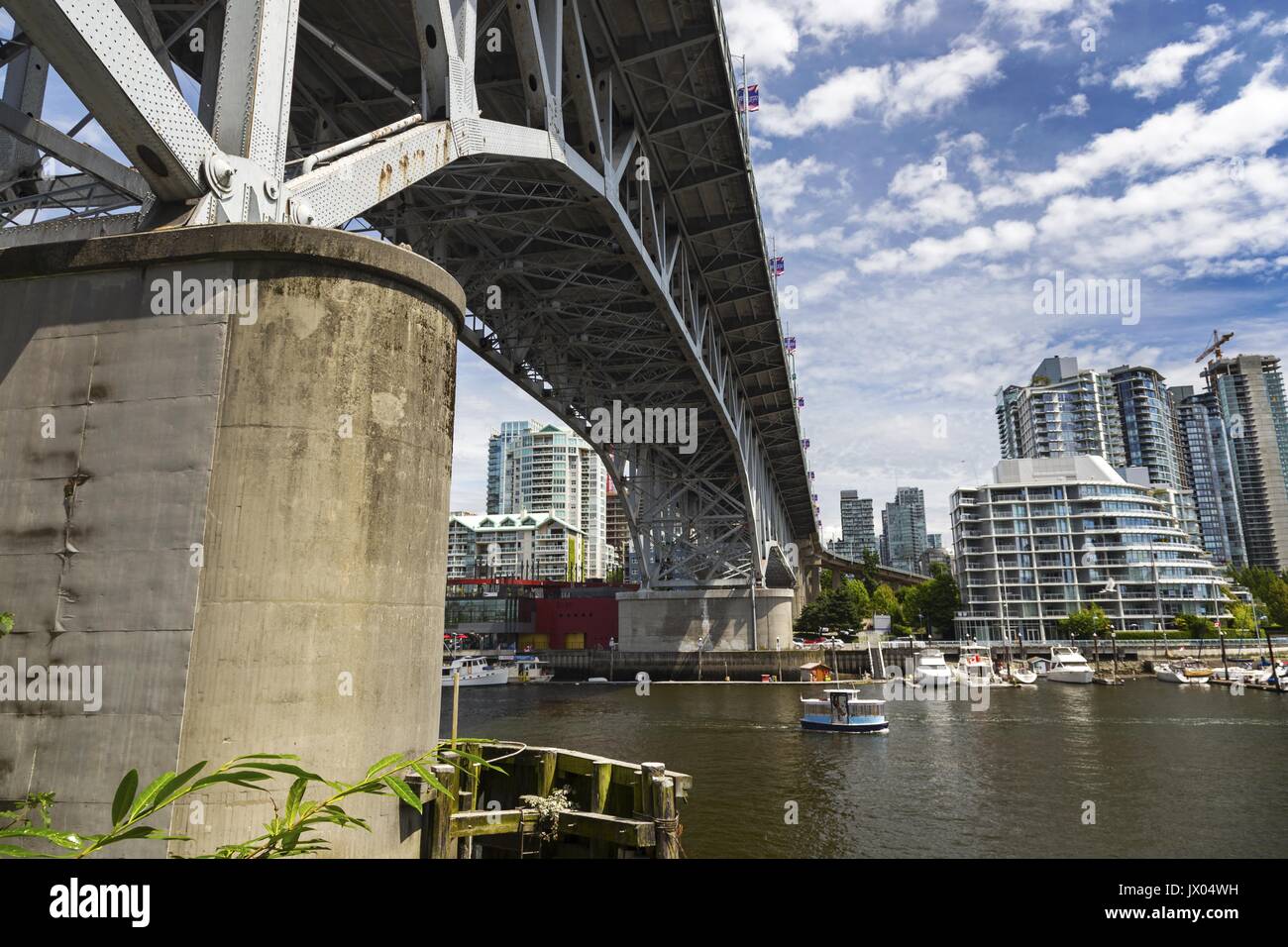 Steel truss arch hi-res stock photography and images - Alamy