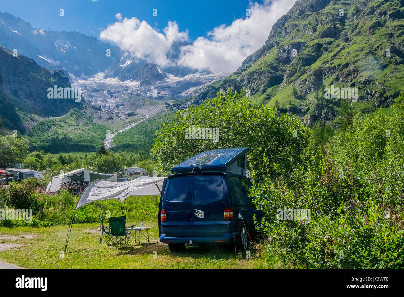 https://c8.alamy.com/comp/JX3WTE/vw-t5-camper-van-at-camping-des-glaciers-camp-site-at-la-fouly-in-JX3WTE.jpg