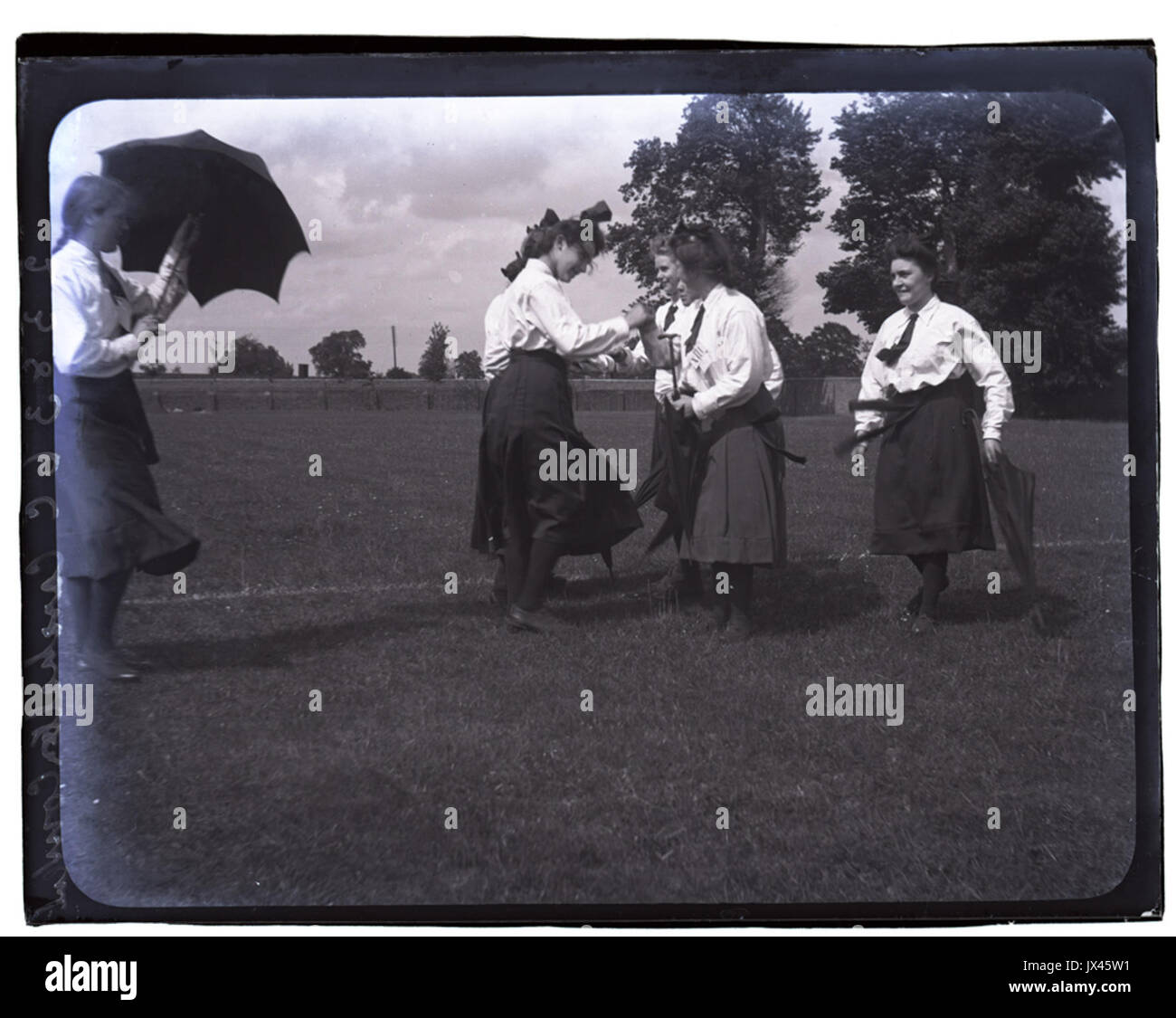 Carshalton Convent (St Philomena's School), 8 Jul 1907 (15961865413 Stock Photo Alamy