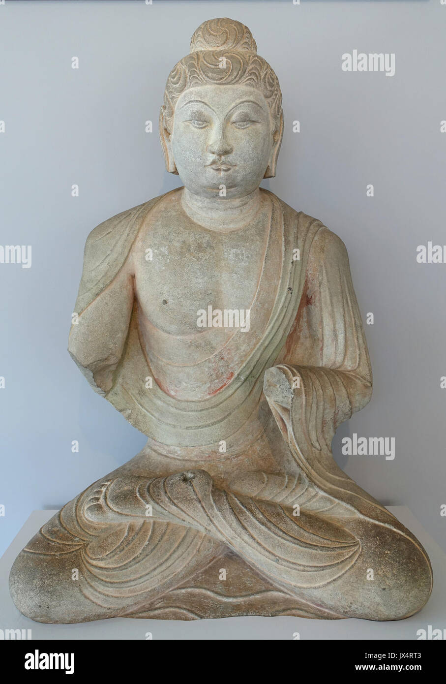 Seated Buddha, probably Shakyamuni, China, north wall of Tianlongshan Cave 21, Tang dynasty, early 8th century AD, sandstone   Arthur M  Sackler Museum, Harvard University   DSC00835 Stock Photo