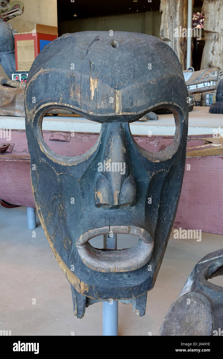 Face of Dzunukwa feast dish cover, Kwakwaka'wakw, Inlet