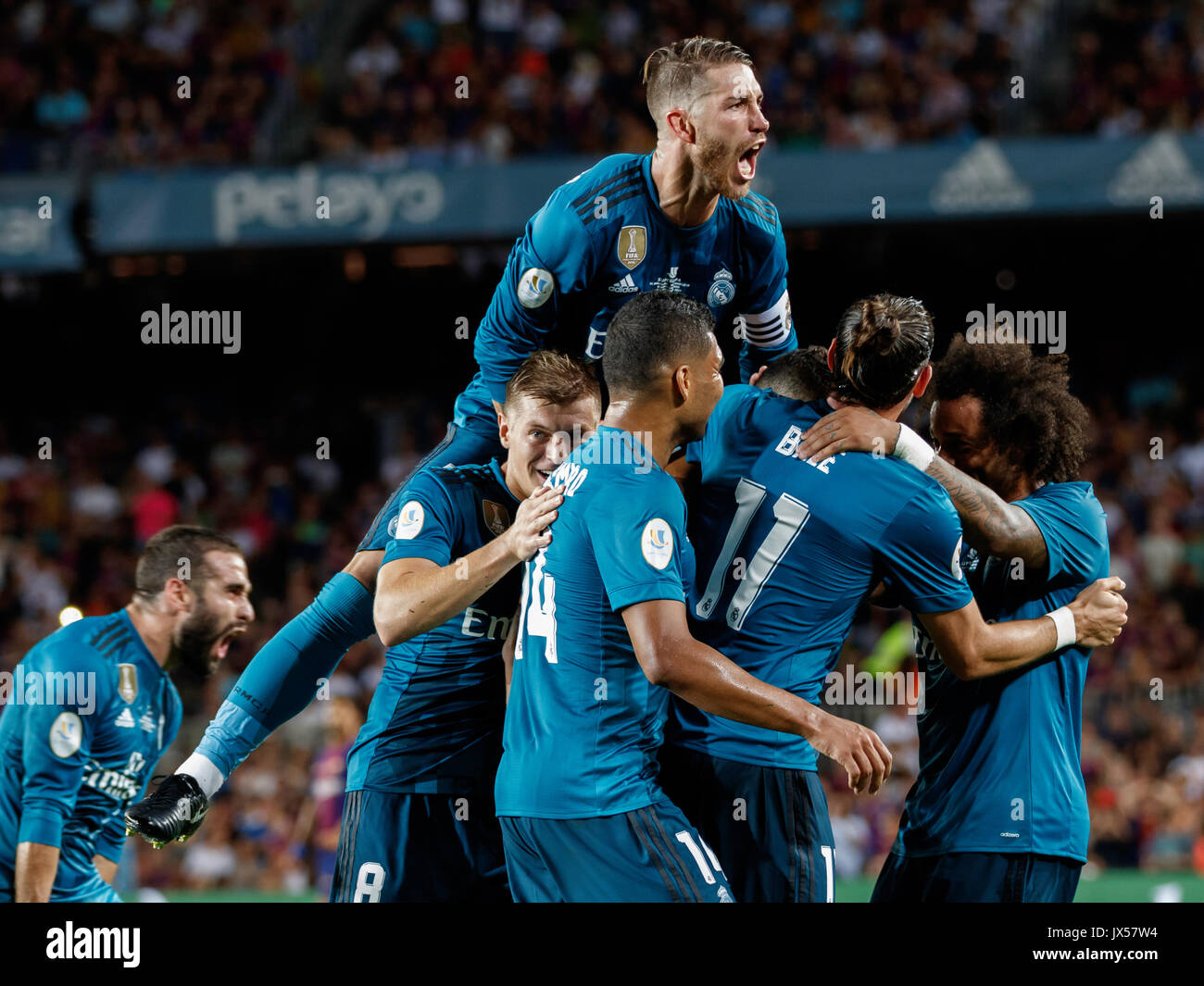 Camp Nou Stadium, Barcelona, Spain. 13th of August, 2017. Super Cup of Spain between FC Barcelona and Real Madrid. Real Madrid players celebrating the goal. Credit: David Ramírez/Alamy Live News Stock Photo