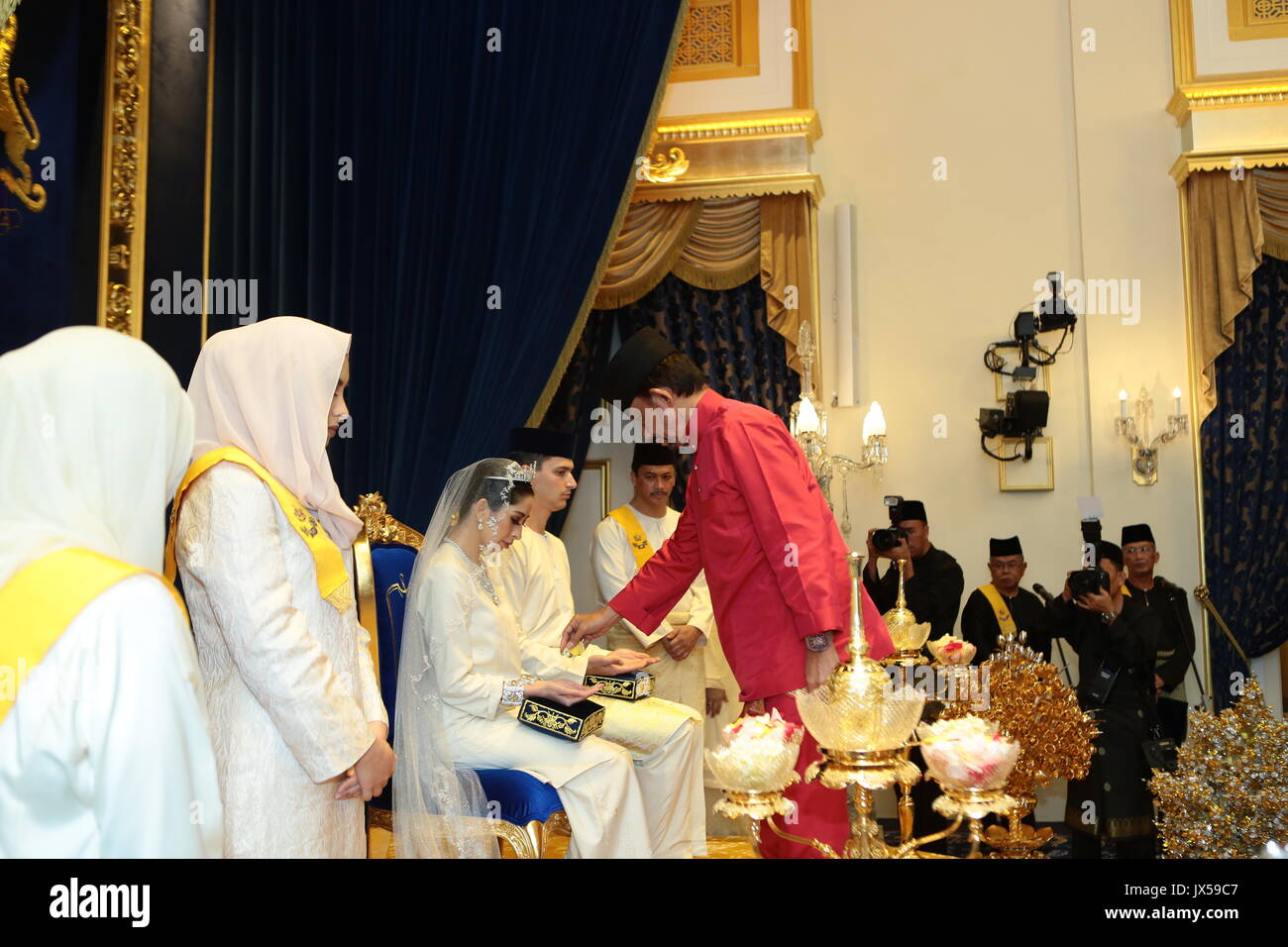Tunku aminah wedding hot sale dress