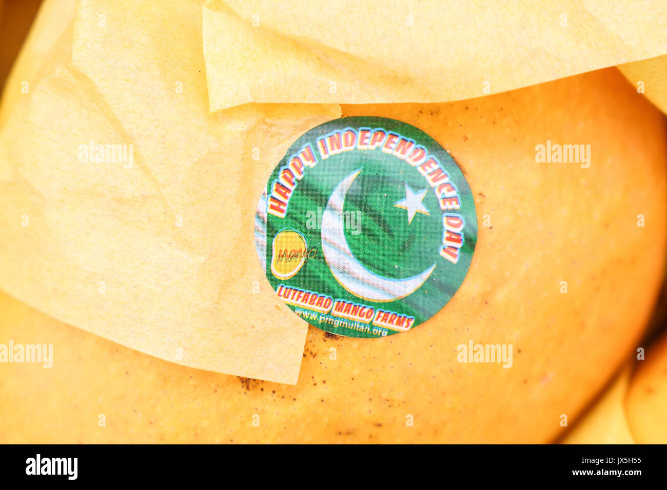 London, UK. 15th August 2017. Stickers on imported mangoes from Pakistan with Happy Independence day as  The Indian and Pakistan community in Southall West London prepare to commemorate  the 70th anniversary of India and Pakistan independence from colonial Britain in 1947 Credit: amer ghazzal/Alamy Live News Stock Photo