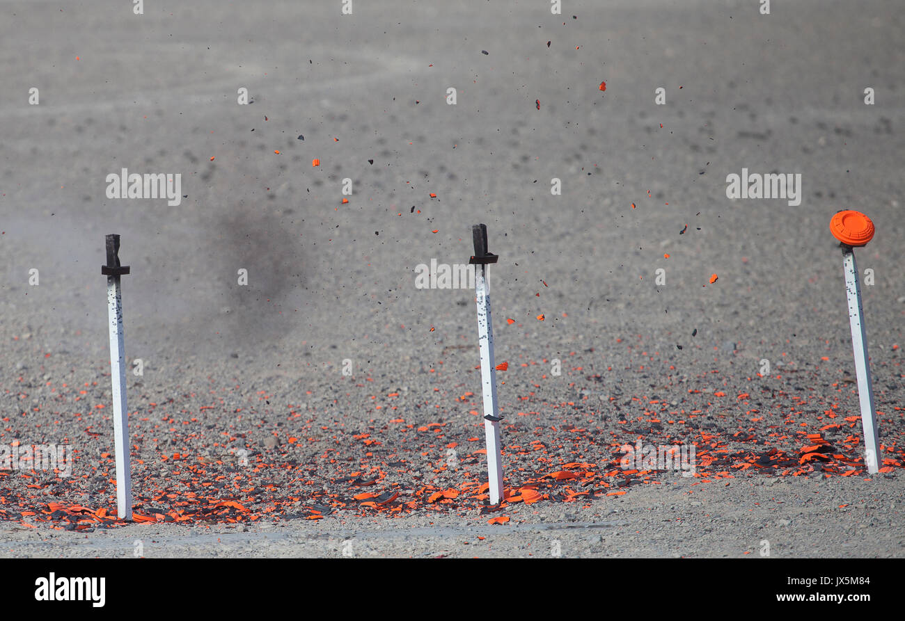 Broken shotgun hires stock photography and images Alamy