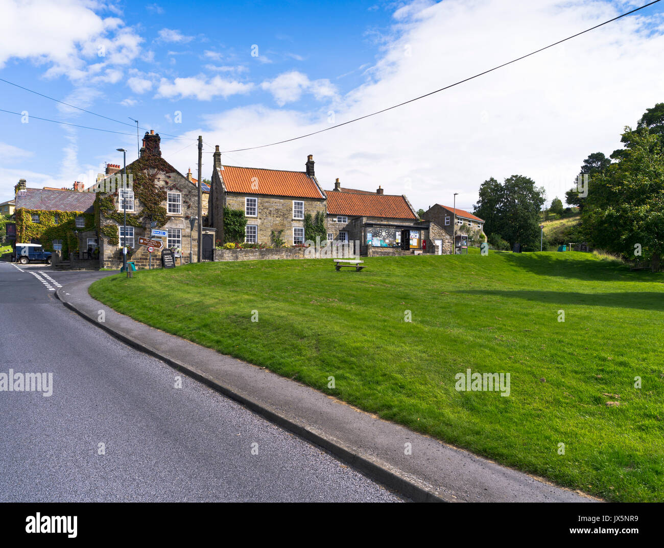 dh North Yorks Moors DANBY NORTH YORKSHIRE English Village hotel traditional house shop villages green houses york moor Stock Photo