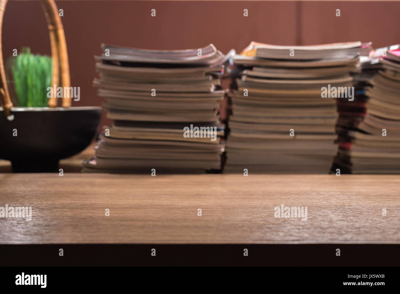 Magazine stack hi-res stock photography and images - Alamy