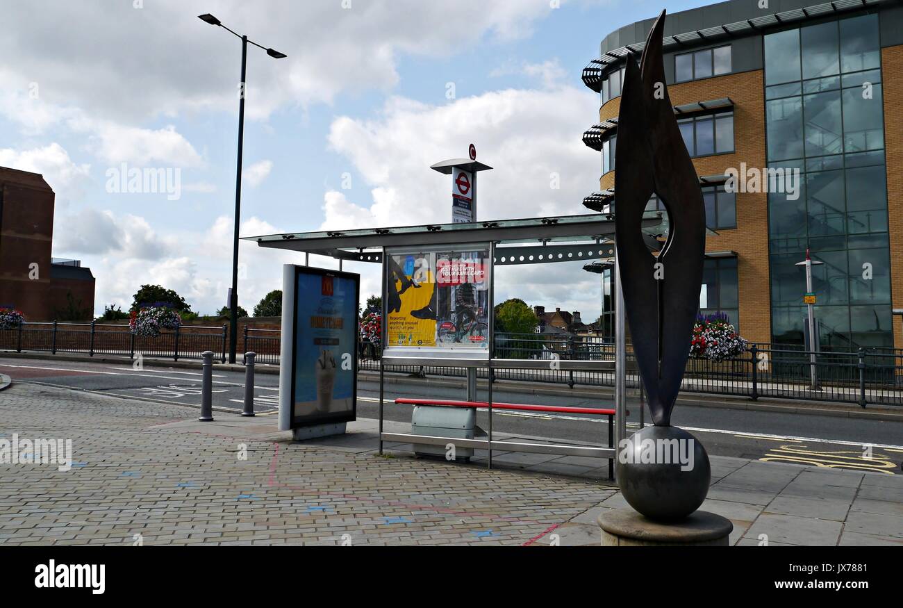 Sculpture outside twickenham railway station Stock Photo