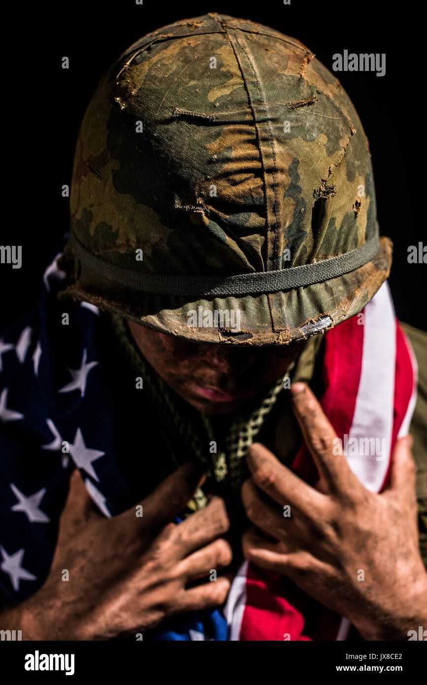 Shell Shocked US Marine - Vietnam War Stock Photo - Image of disaster,  hands: 97999914