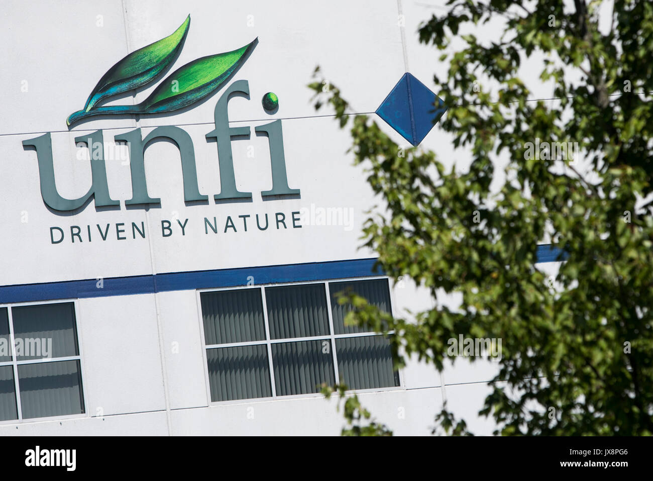 United natural foods unfi hires stock photography and images Alamy