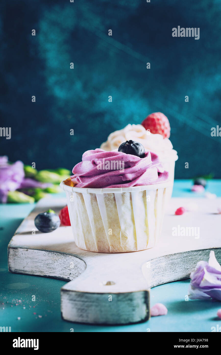 Buttercream Icing Stock Photos Buttercream Icing Stock Images Alamy