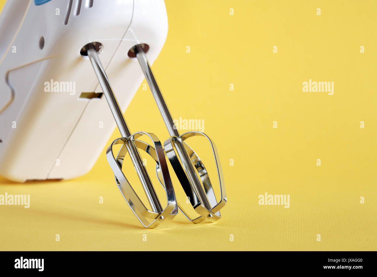 Handheld electric mixer hi-res stock photography and images - Alamy