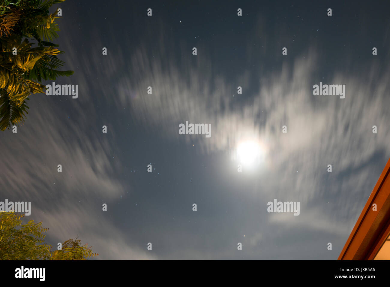 Night sky moon clouds stars hi-res stock photography and images - Alamy
