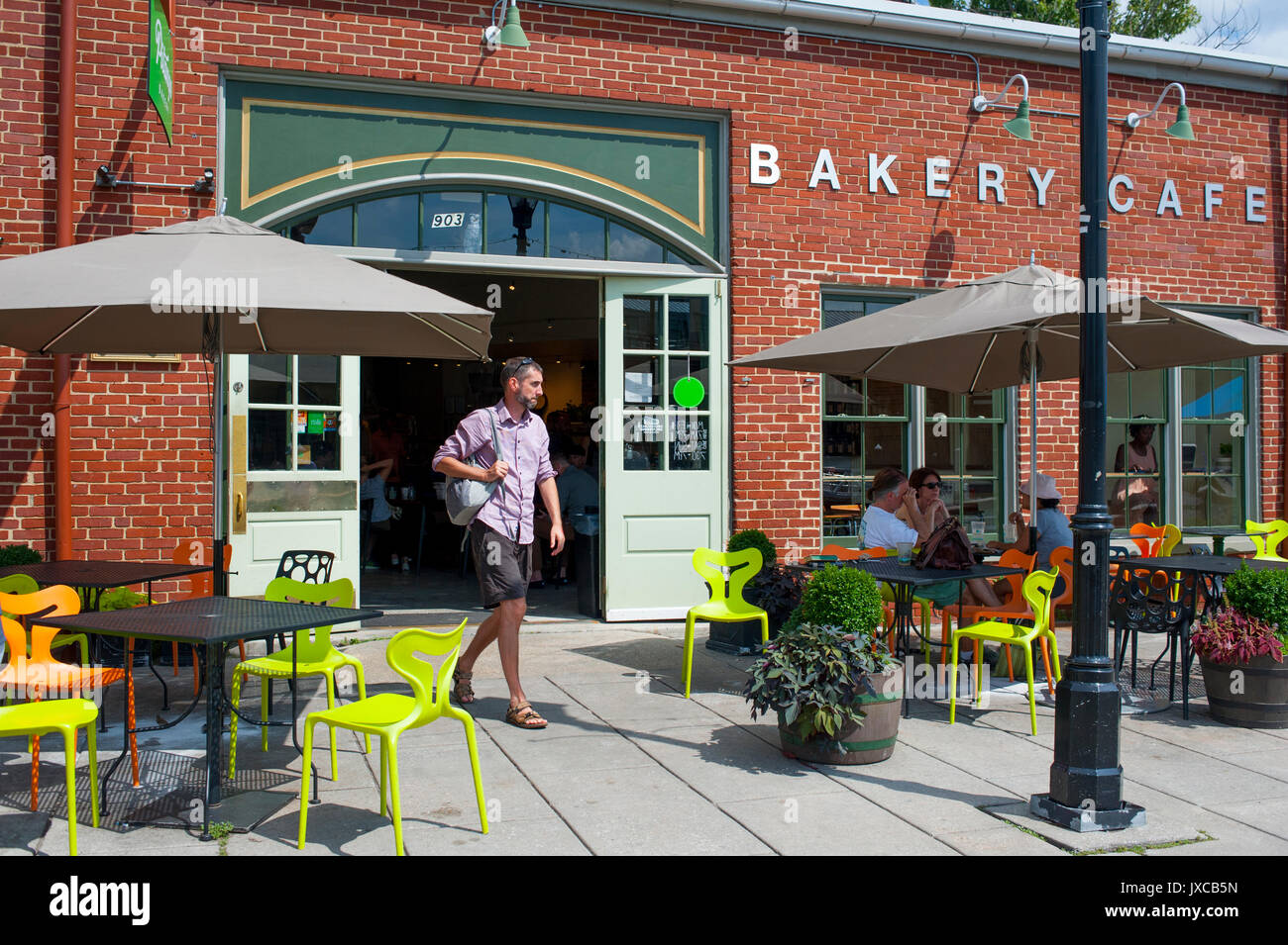 USA Baltimore Fells Point MD Maryland Pitango Bakery Cafe serving coffee and sandwiches outside eating exterior Stock Photo