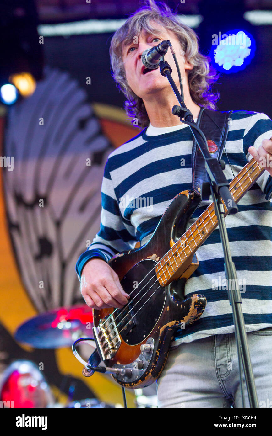 Prog rock bass player hires stock photography and images Alamy