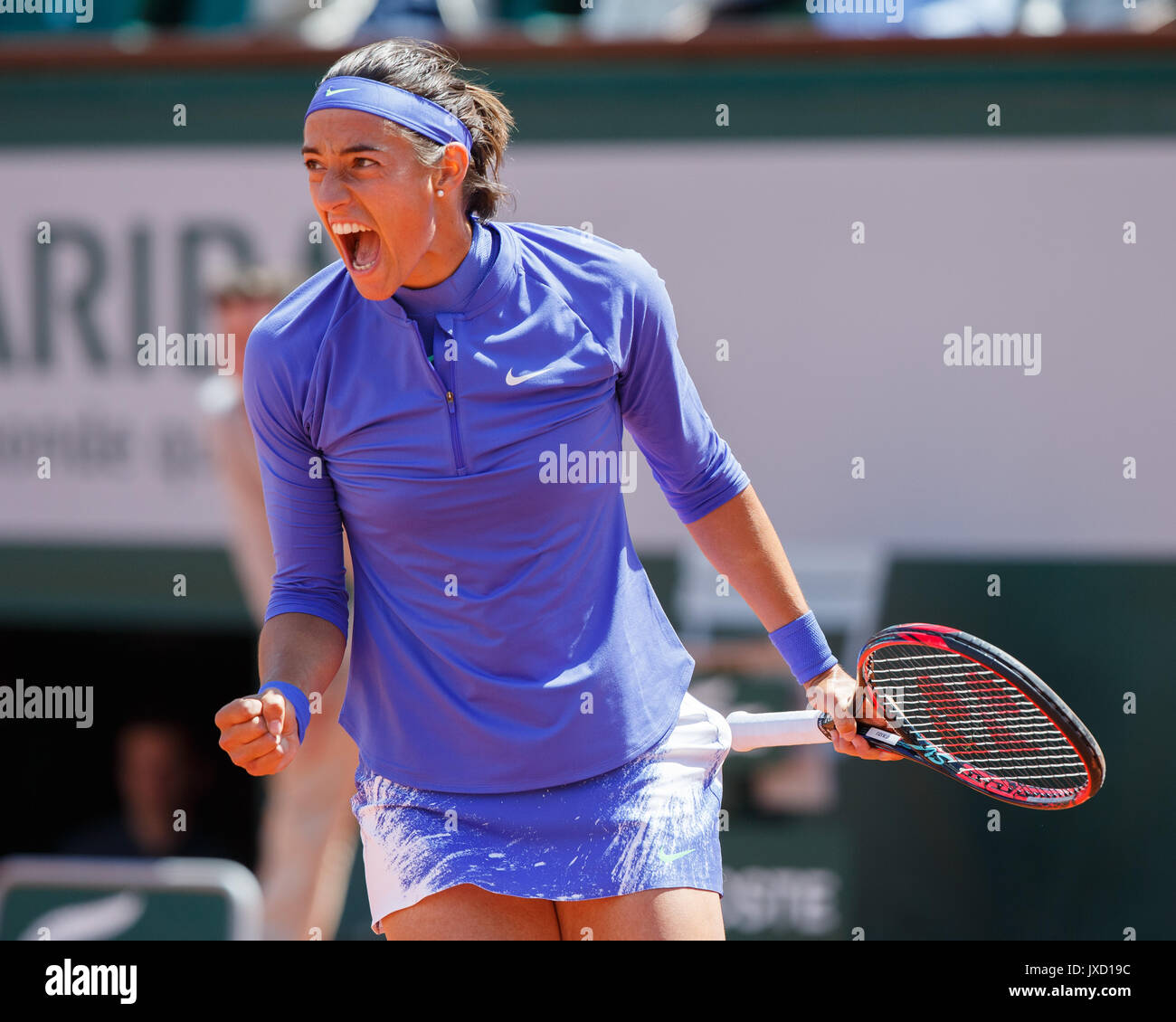 CAROLINE GARCIA (FRA) celebrating her win at the French Open. Stock Photo