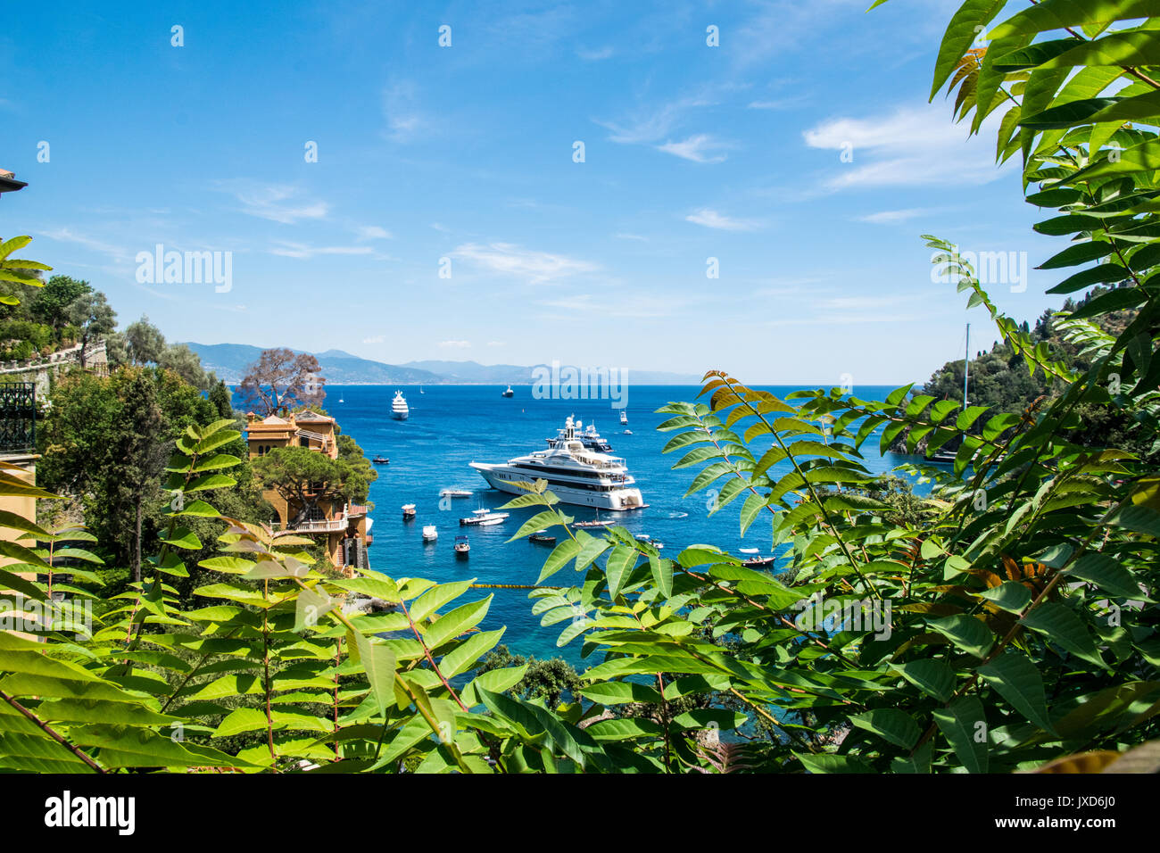 vacation time in Summer with blue water and clear sky Stock Photo Alamy