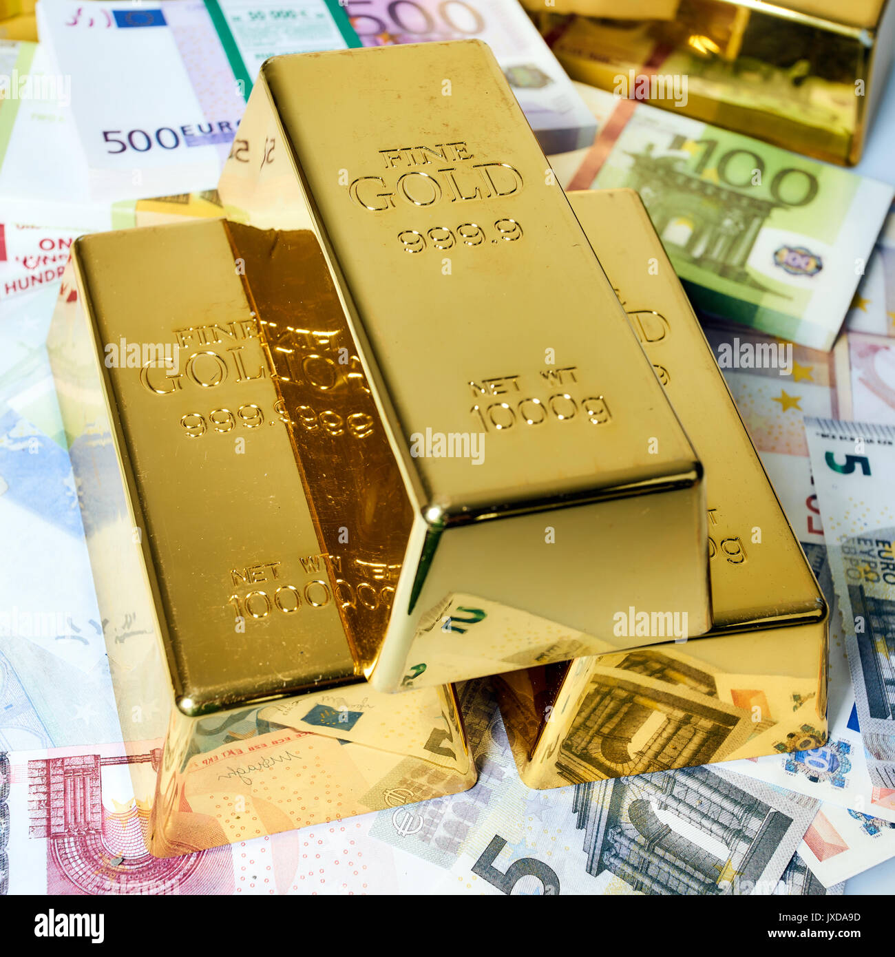Gold molten bar hires stock photography and images Alamy
