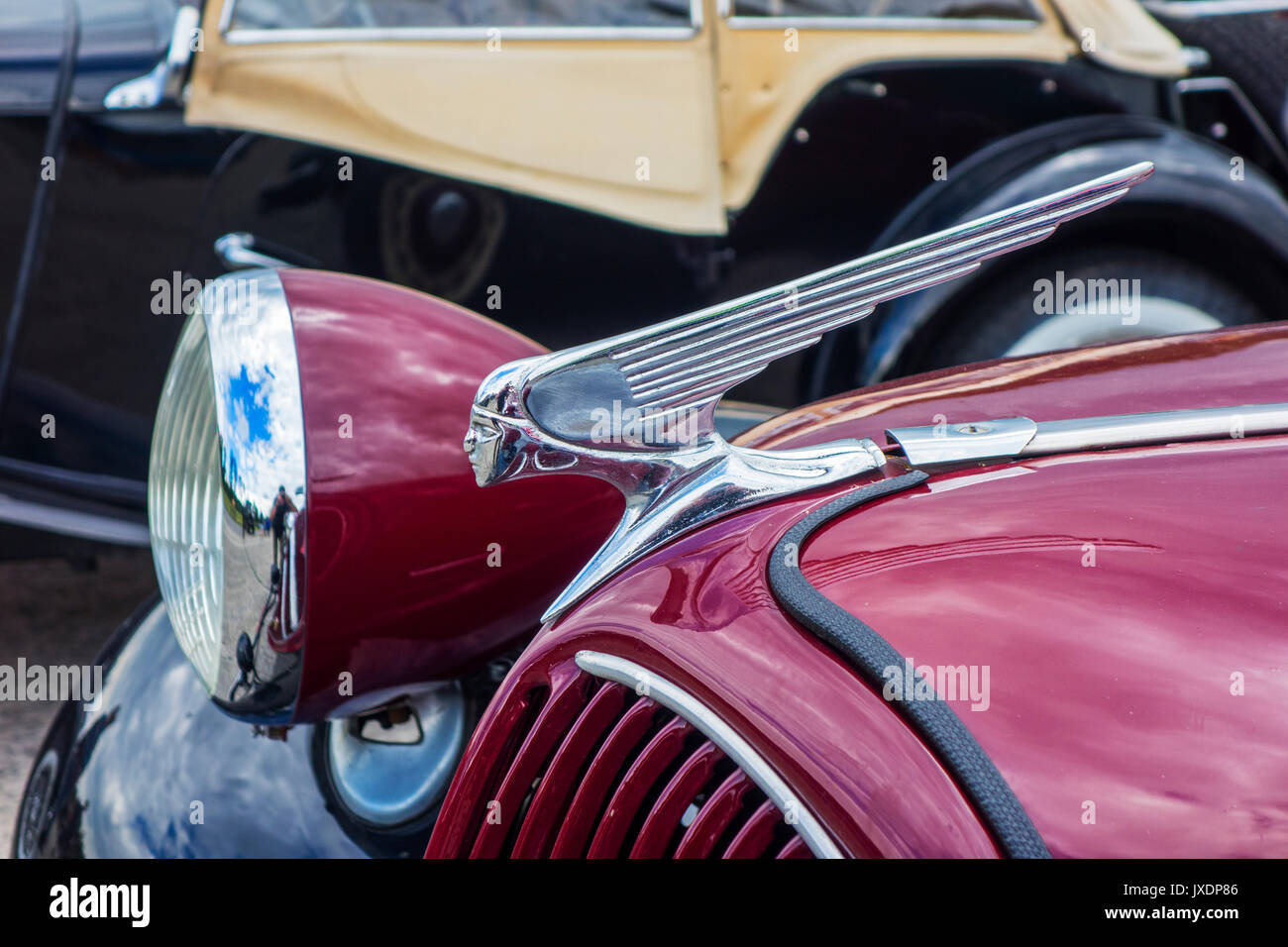 Hood ornament on vintage car hi-res stock photography and images - Alamy
