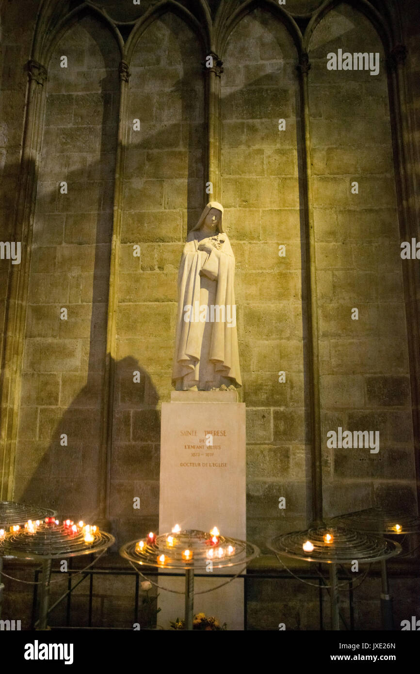 Saint therese statue hi-res stock photography and images - Alamy