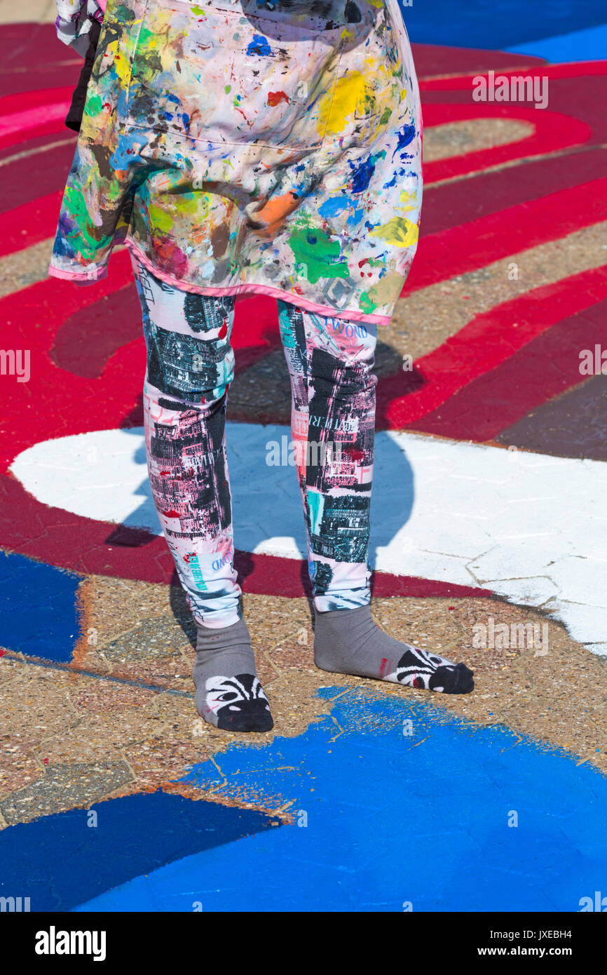 Artist wearing leggings hi-res stock photography and images - Alamy