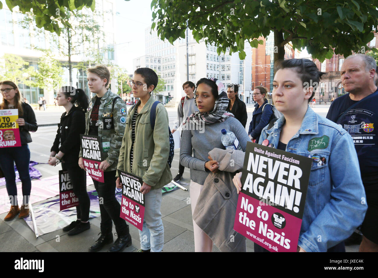 Manchester, UK. 15th Aug, 2017. Vigil for Heather Heyer who was killed in Charlottesville after a car crashed into demonstrators protesting a white supremacy rally, St Peters Square, Manchester, 15th August, 2017 Credit: Barbara Cook/Alamy Live News Stock Photo