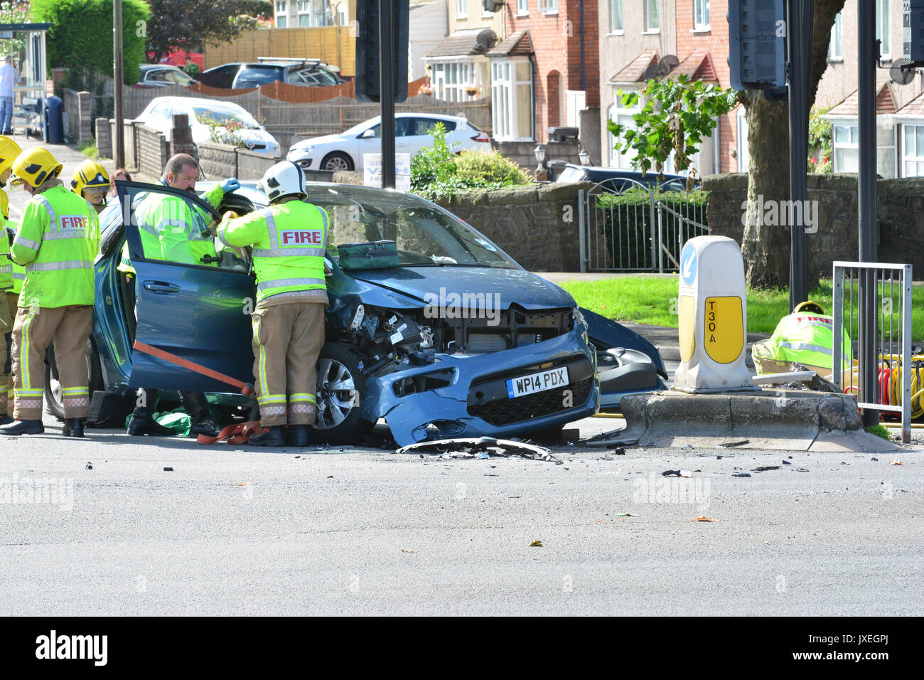 Bristol, UK. 16th August, 2017. 2 car crash closes A37 Airport Road