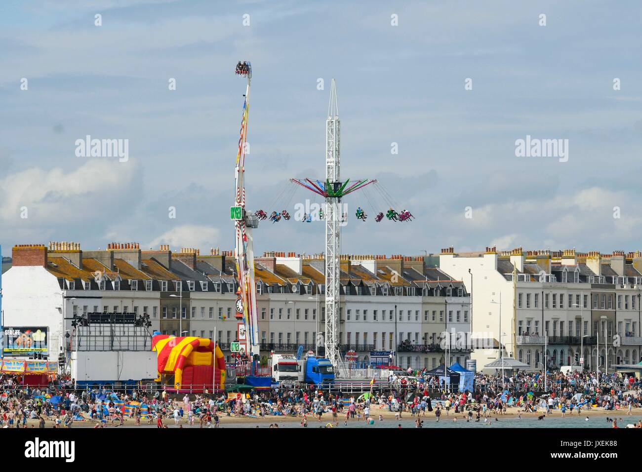 Weymouth, Dorset, UK. 16th Aug, 2017. UK Weather. Holidaymakers and