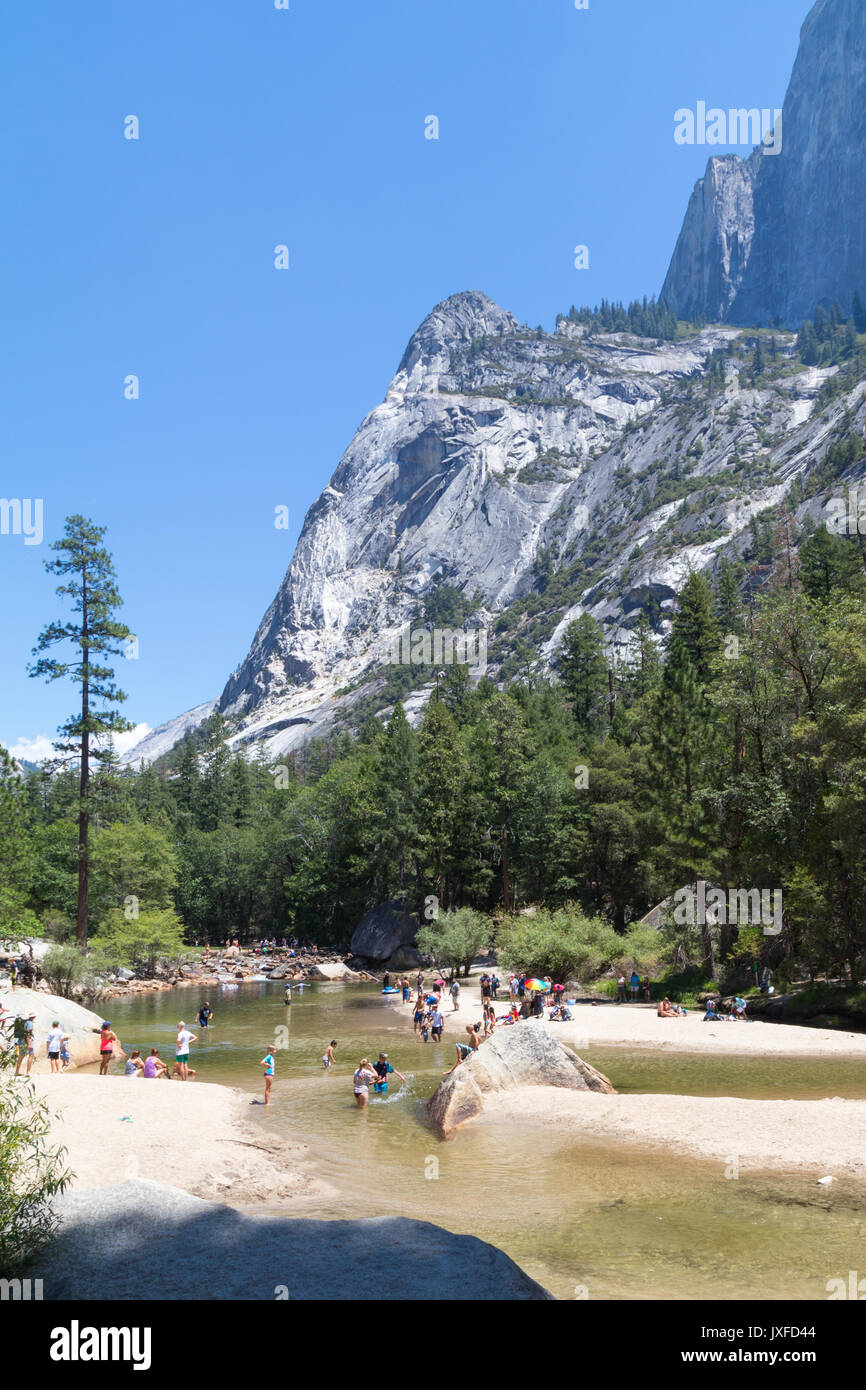 Mirror lake yosemite national park hi-res stock photography and images ...
