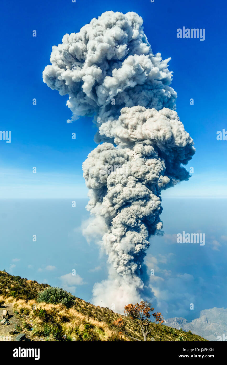 Santa Maria volcano, Guatemala (Photo : Eddin Enrique) [5568 x