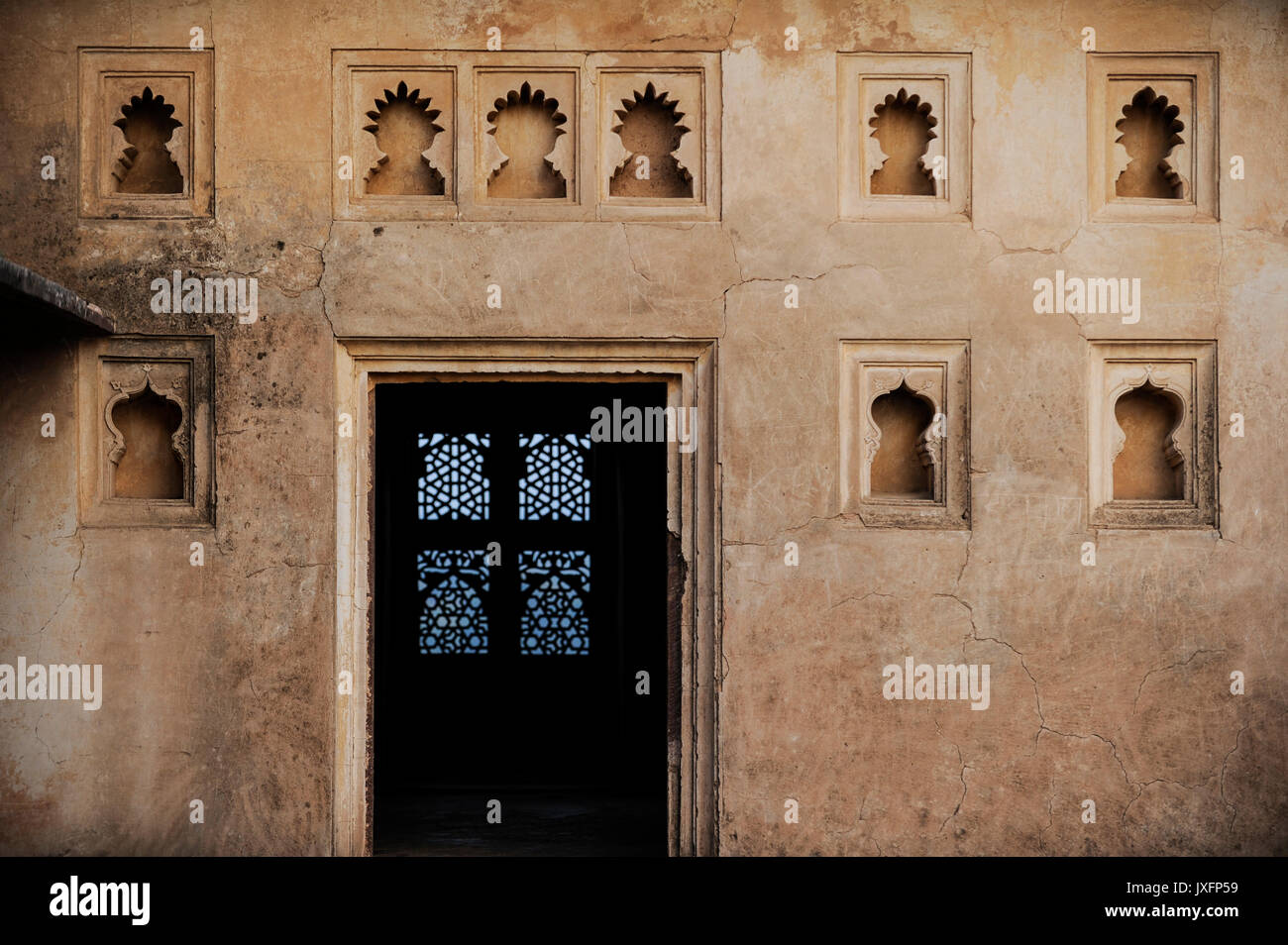 INDIA, Madhya Pradesh, Orchha, old Maharaja Palace / INDIEN Orchha, alter Maharaja Palast und Tempelanlage Stock Photo