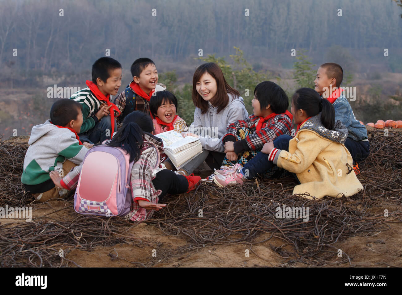 Small Group Teaching Rural Rural teachers and pupils in outdoor learning Stock Photo - Alamy