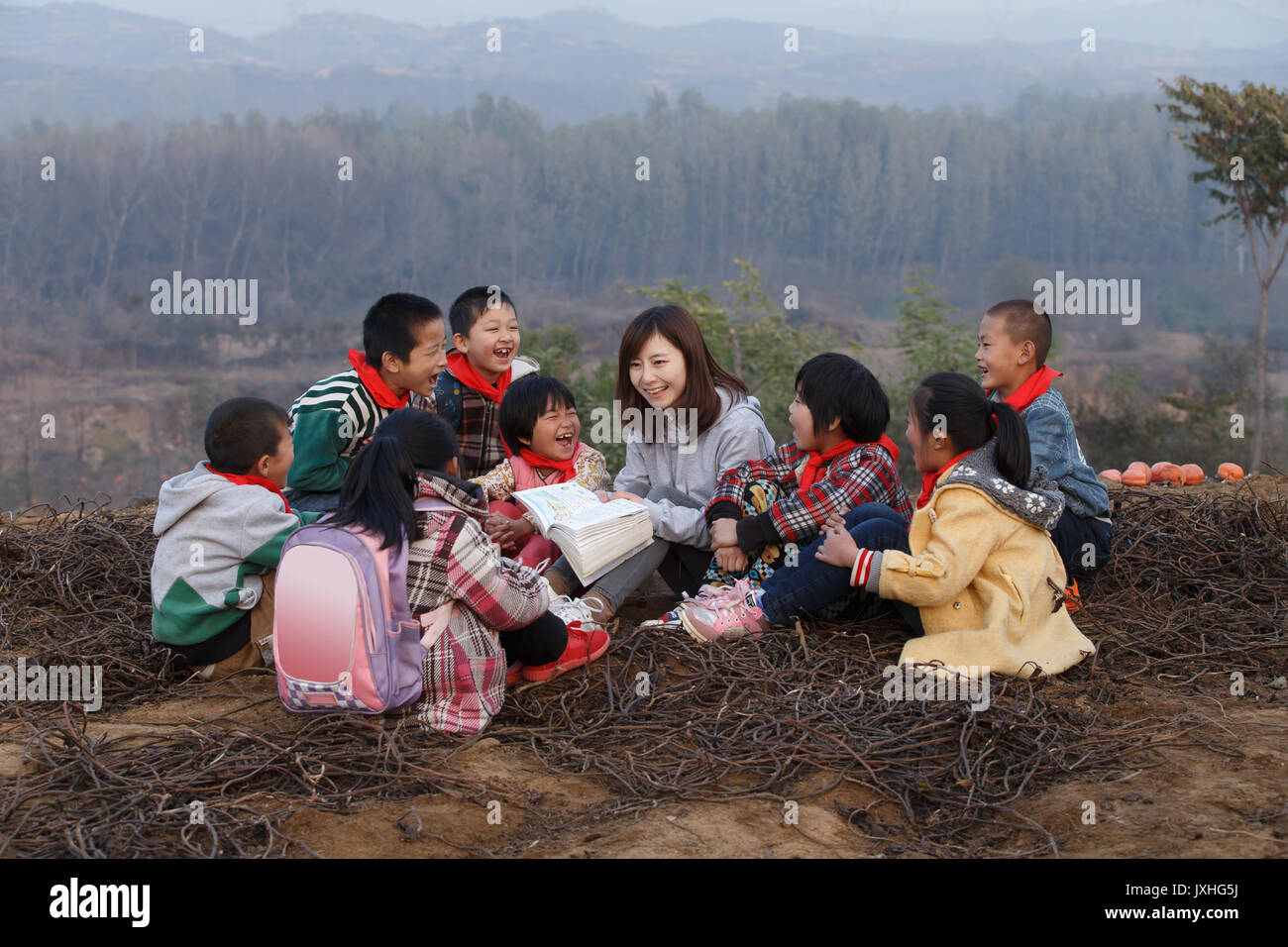 Small Group Teaching Rural Rural teachers and pupils in outdoor learning Stock Photo - Alamy