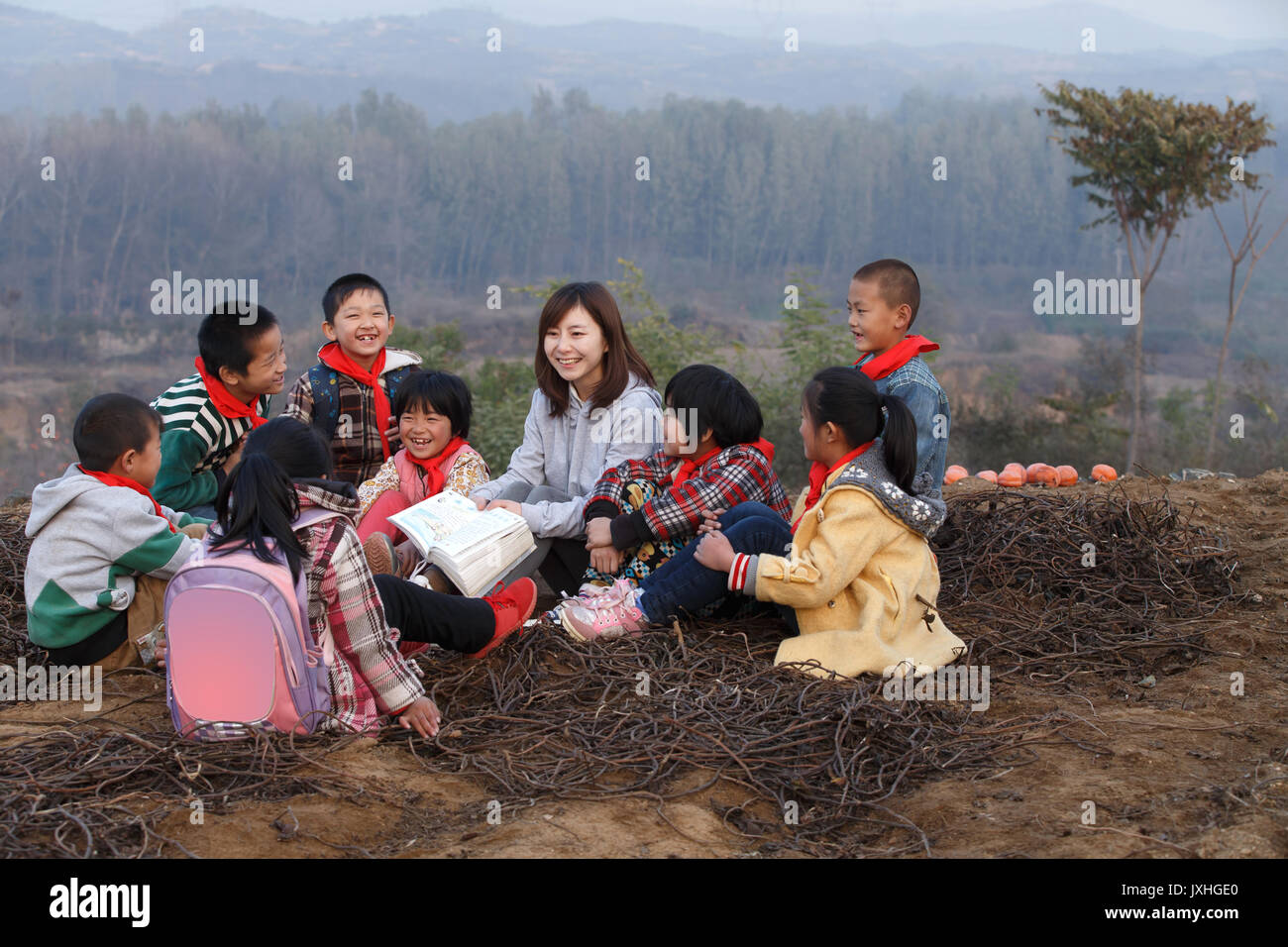 Small Group Teaching Rural Rural teachers and pupils in outdoor learning Stock Photo - Alamy