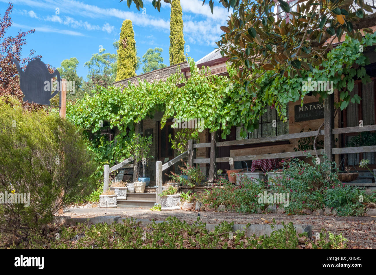 Rose cottage hires stock photography and images Alamy