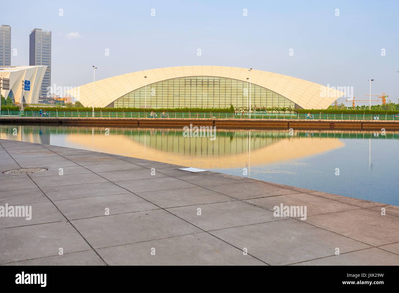 Shanghai riverbank hi-res stock photography and images - Alamy