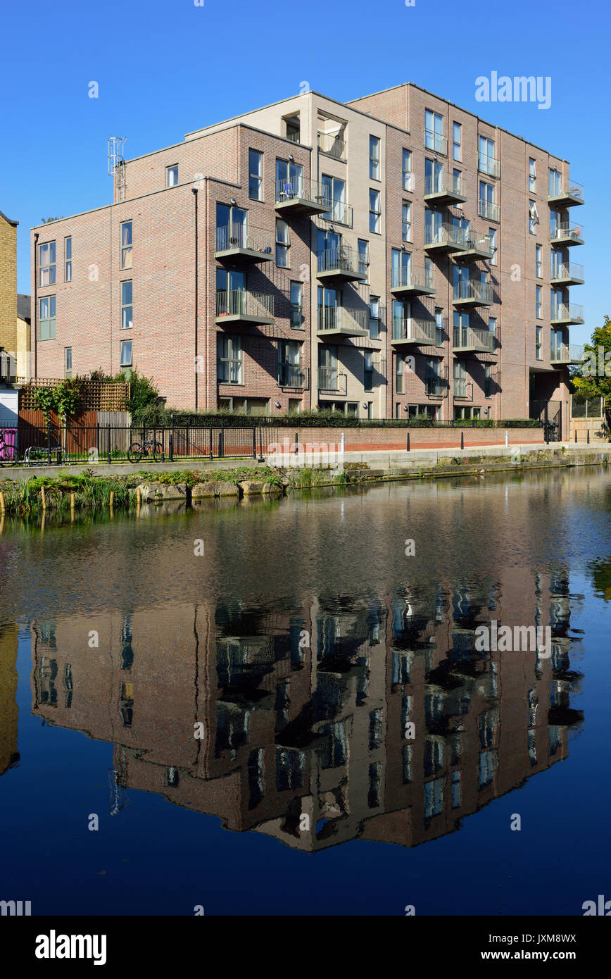 Regent's Canal, Mile End, East London, United Kingdom Stock Photo