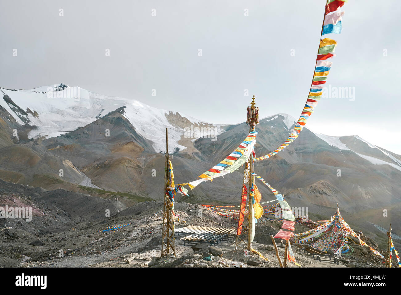 Prayer flags, Zheduo Mountain, Kangding, Sichuan, China Stock Photo