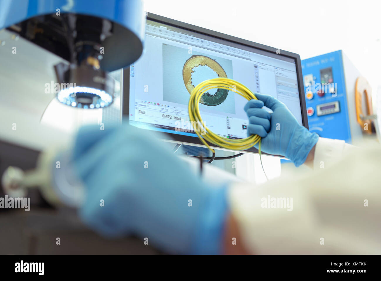 Safety cable hires stock photography and images Alamy