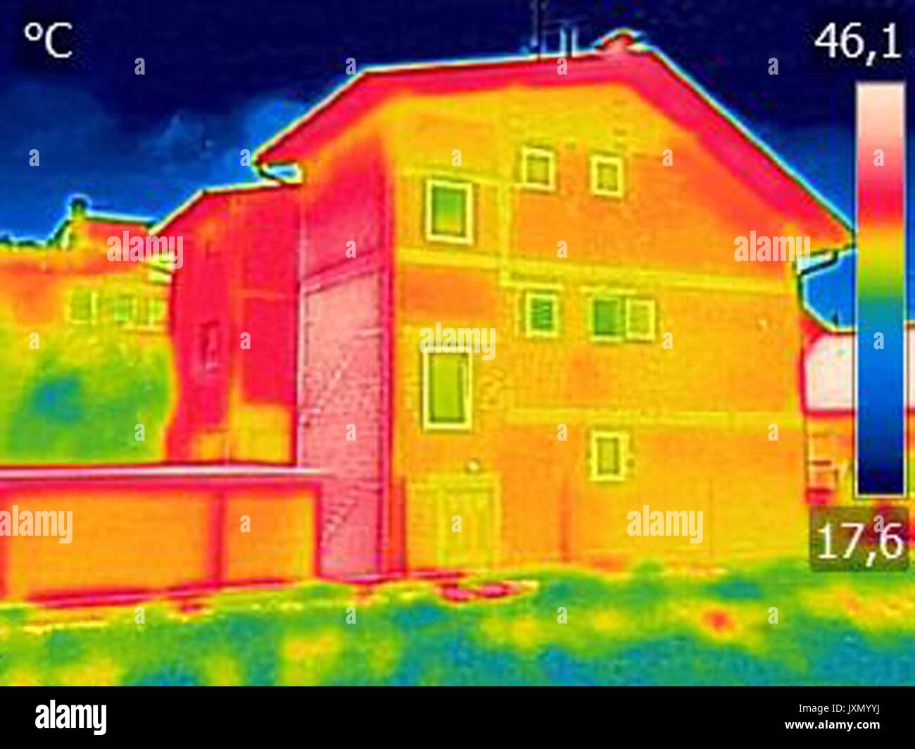 https://c8.alamy.com/comp/JXMYYJ/infrared-thermovision-image-showing-lack-of-thermal-insulation-on-JXMYYJ.jpg
