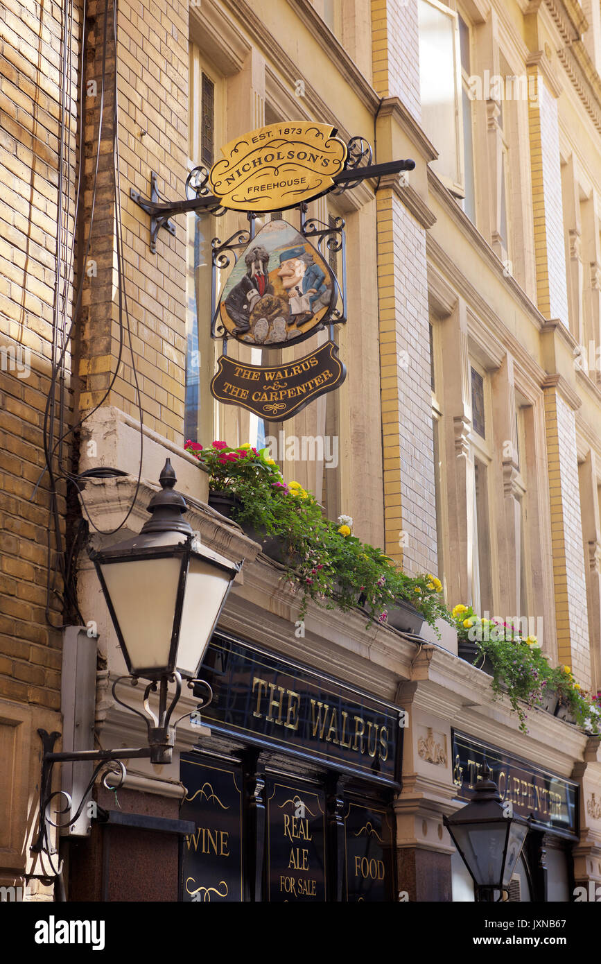 The Walrus & The Carpenter Pub in Lovat Lane in The City in London