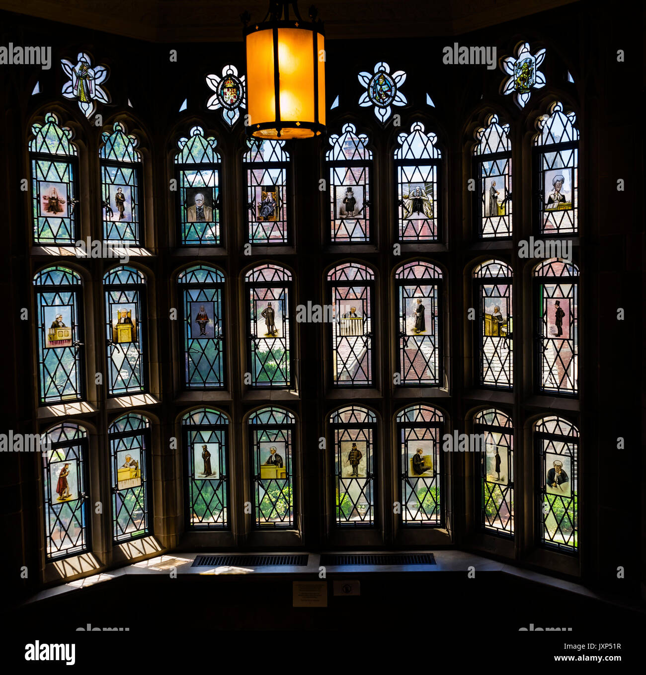 Goldman Law Library Yale University New Haven Connecticut. Completed in  1931 and very large law library Stock Photo - Alamy, image size:1300x1359
