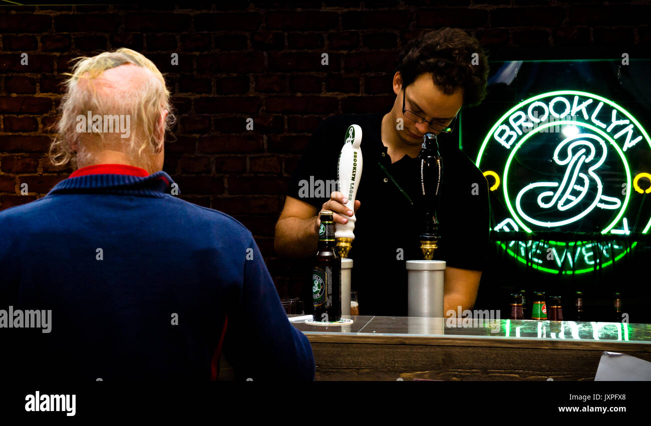 Brooklyn brewery neon sign hi-res stock photography and images - Alamy