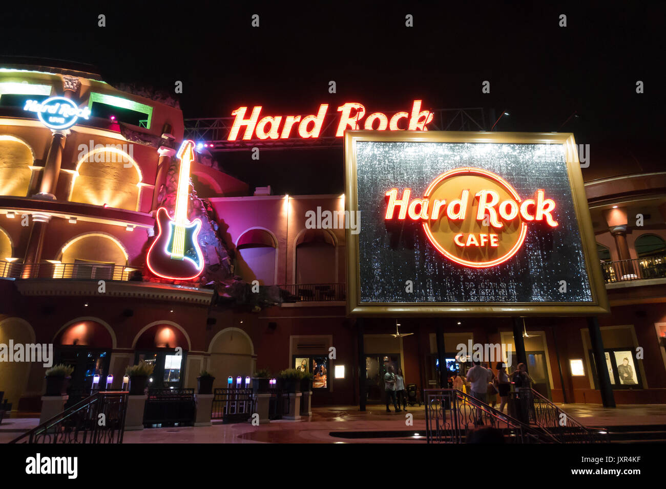 Hard Rock Cafe Orlando Bear - Seated 8