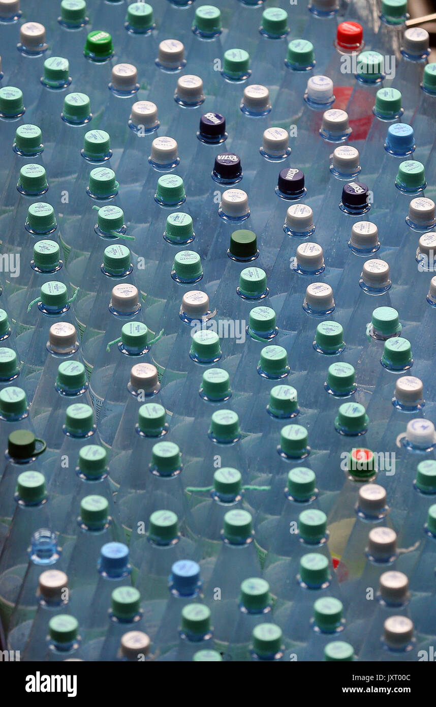 Conveyor Belt Bottles Mineral Water High