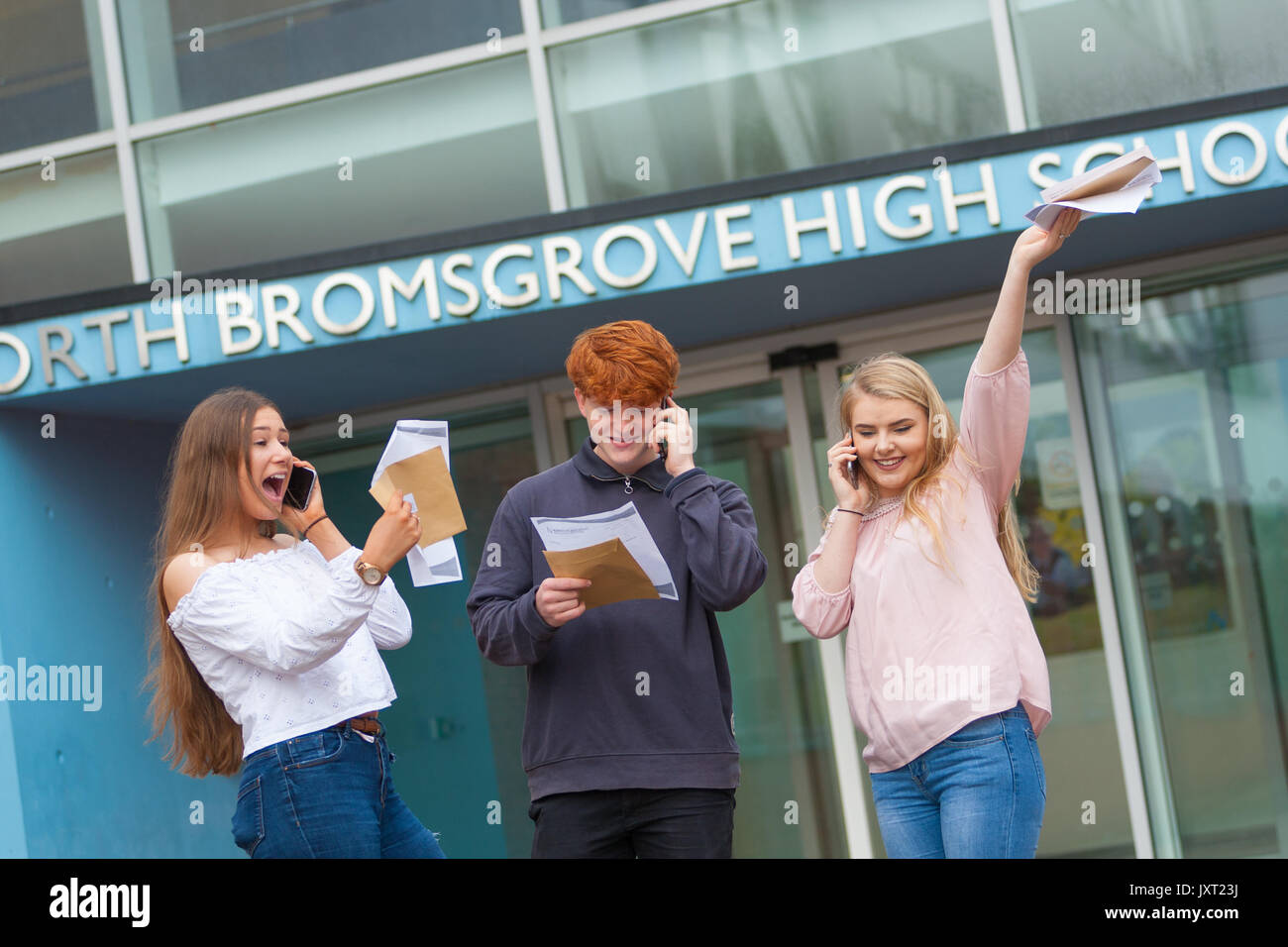 Bromsgrove, Worcs, UK. 17th Aug, 2017. GCE Advanced Level school and