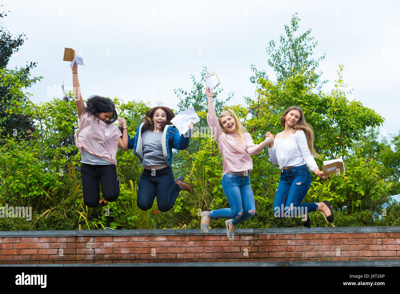 Bromsgrove, Worcs, UK. 17th Aug, 2017. GCE Advanced Level school and college students in England and Wales receive their exam and course results after two years of study before deciding whether to go on to university. Credit: Peter Lopeman/Alamy Live News Stock Photo