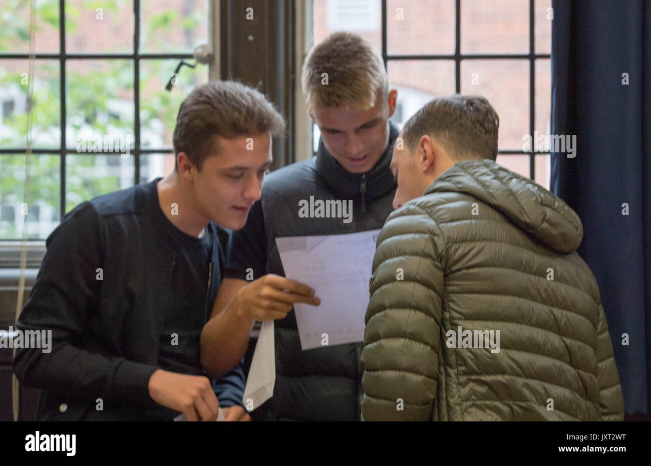 Brentwood County High School, Essex, UK. 17th Aug, 2017. Students