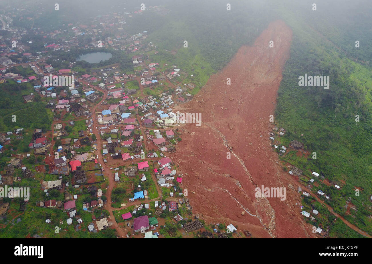 Freetown. 17th Aug, 2017. Aerial photo taken on Aug. 17, 2017 shows the mudslide site in Freetown, Sierra Leone. Altogether 331 bodies have been taken to the morgue by the rescue team following the devastating mudslide, according to Sinneh Kamara, head of the Connaught Mortuary in Freetown, capital of Sierra Leone, on Thursday. Credit: Chen Cheng/Xinhua/Alamy Live News Stock Photo